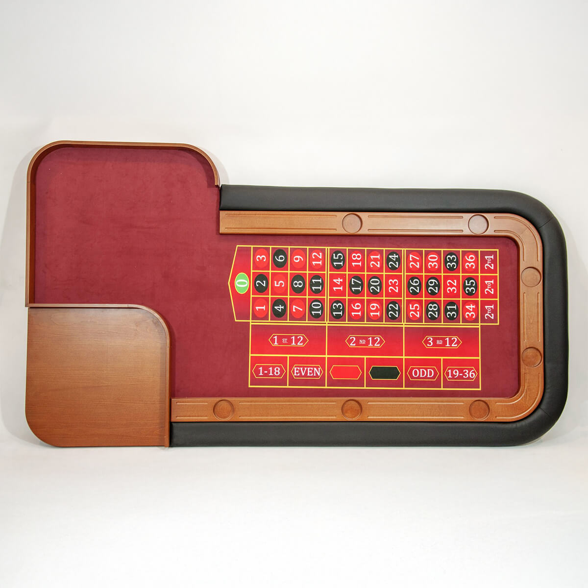 Fama-Casino-stol-ruletki-4-001 Stół do ruletki wykończony drewnem, sukno premium, wysoka banda z przeszyciem, nogi drewniane